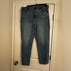 GOOD CONDITION American Eagle Mom Jeans